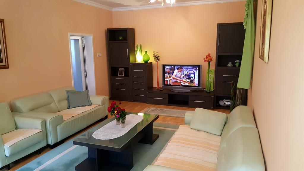 Apartment Andric 2 Требинє Екстер'єр фото