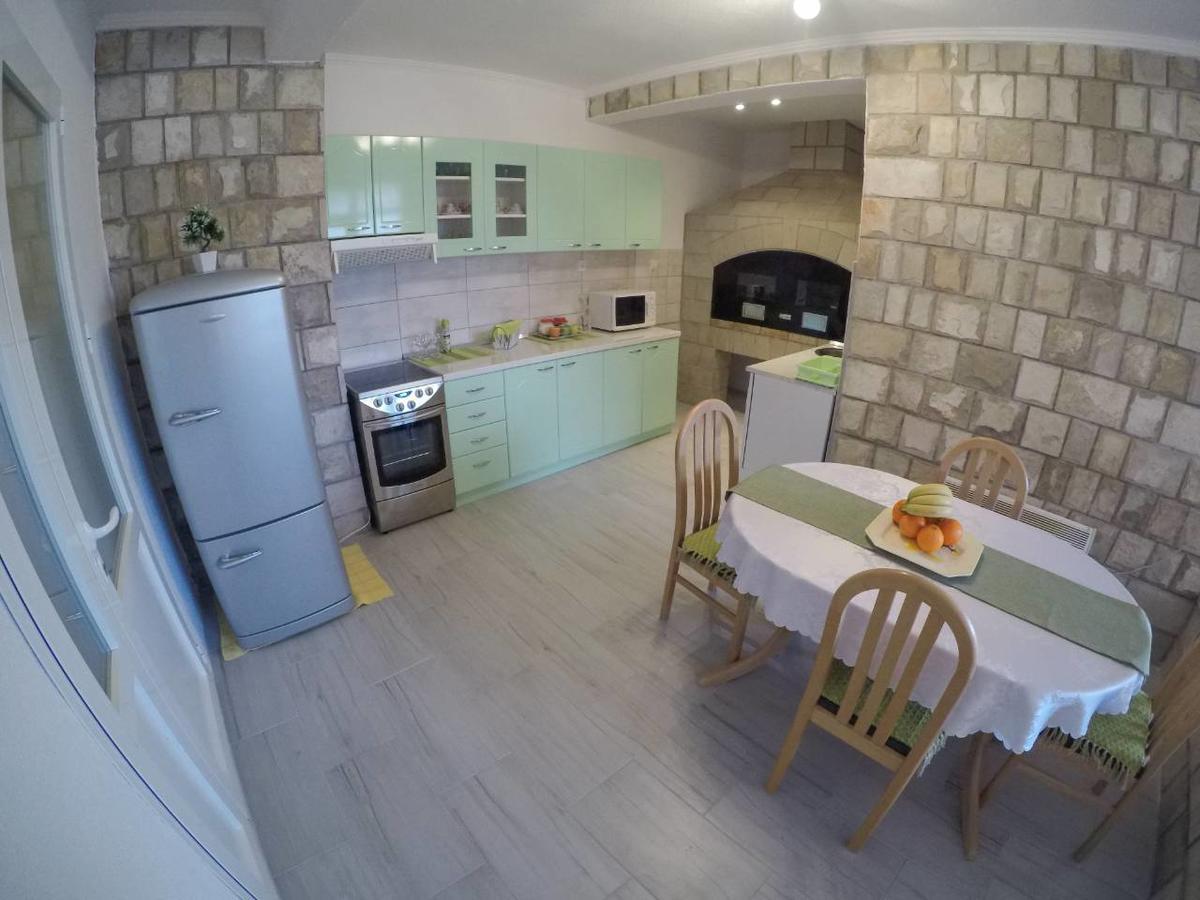 Apartment Andric 2 Требинє Екстер'єр фото